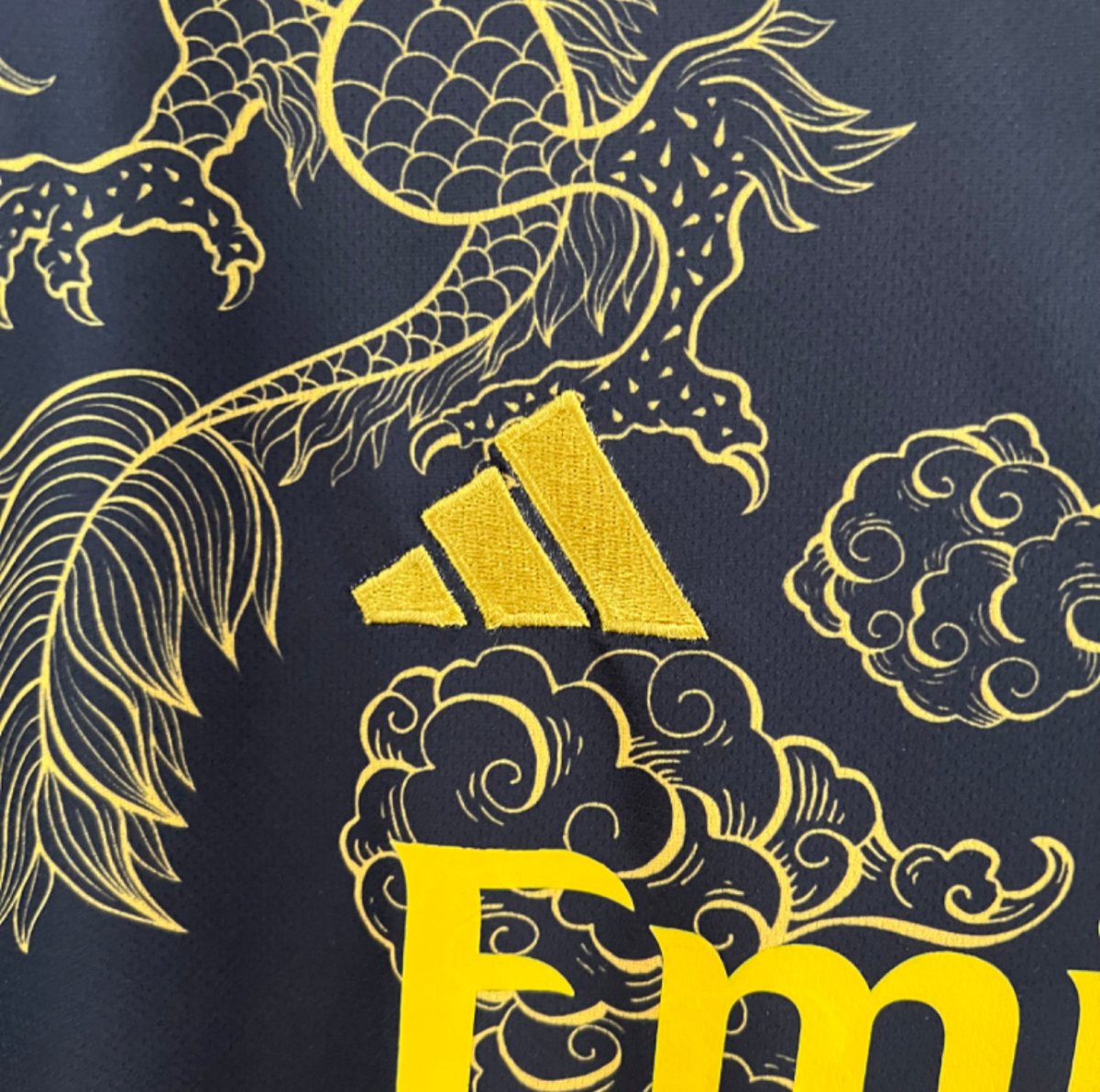 Camisa Edição Especial Real Madrid 23/24 - Gold Dragon - FUTVERSO