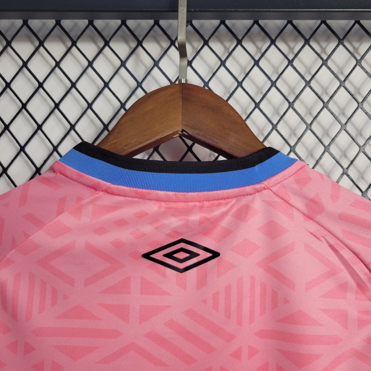 Camisa Feminina Grêmio Rosa 2022/23 Away