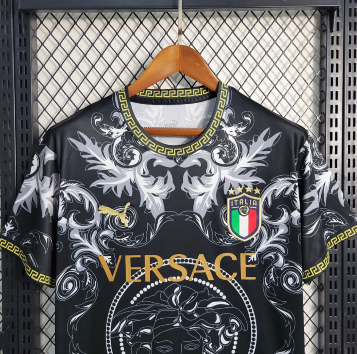 Camisa Itália 23/24 Versace Preta - FUTVERSO